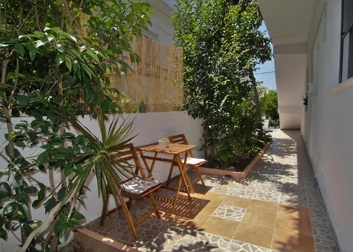 Antigonis Garden House