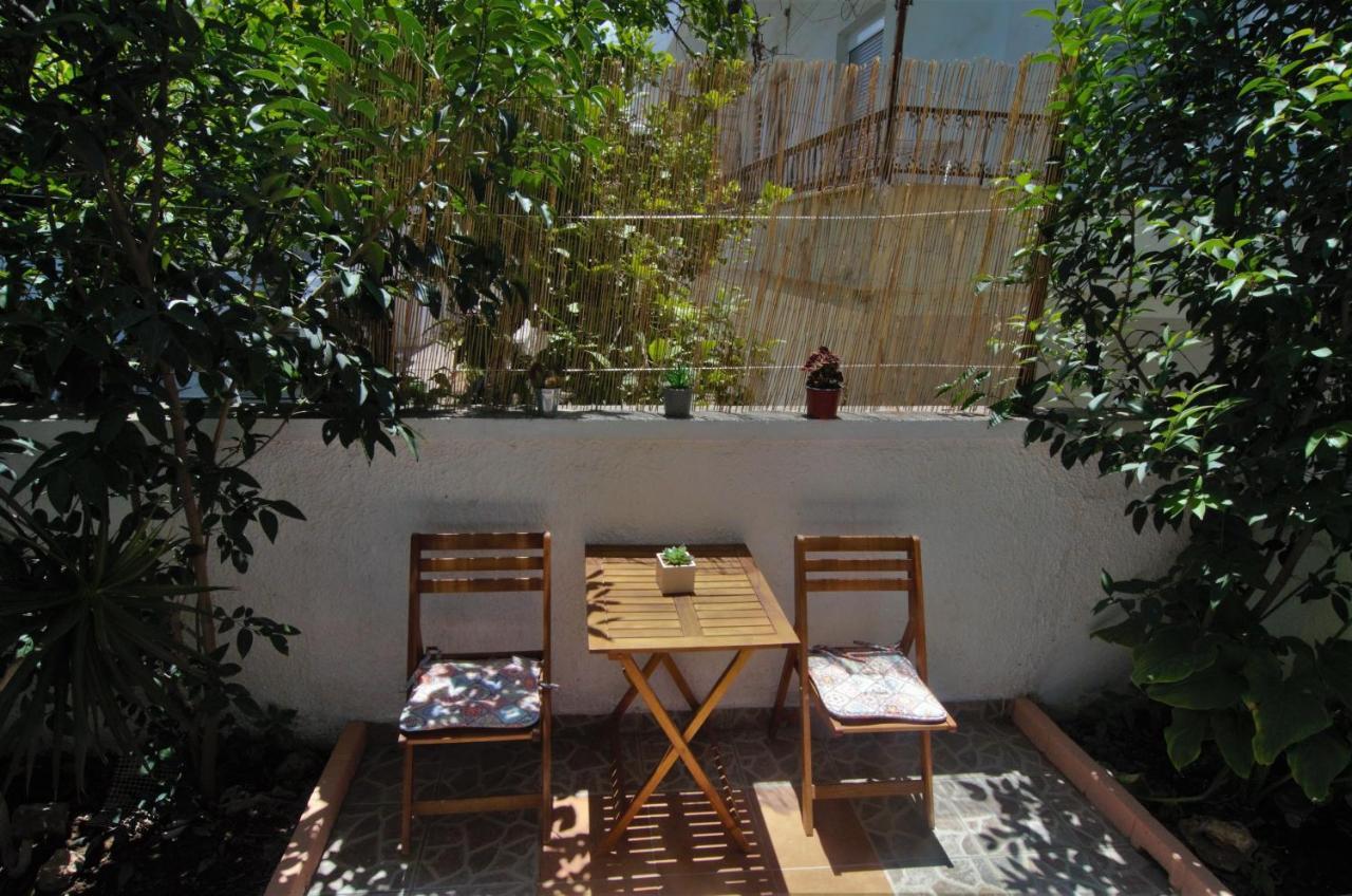 Antigonis Garden House Apartmán *